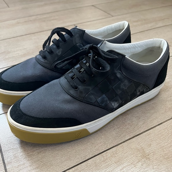 Louis Vuitton mens sneaker - Picture 2 of 4